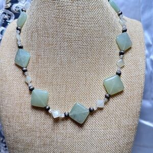Elegant Green Serpentine and Quartz Natural Gemstones Stone Necklace 4018 P